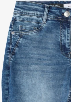 Straight Legs jeans