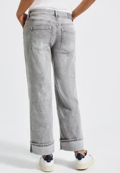 Straight Legs jeans
