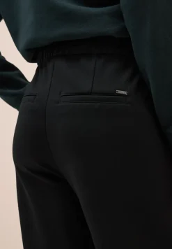 Straight Legs