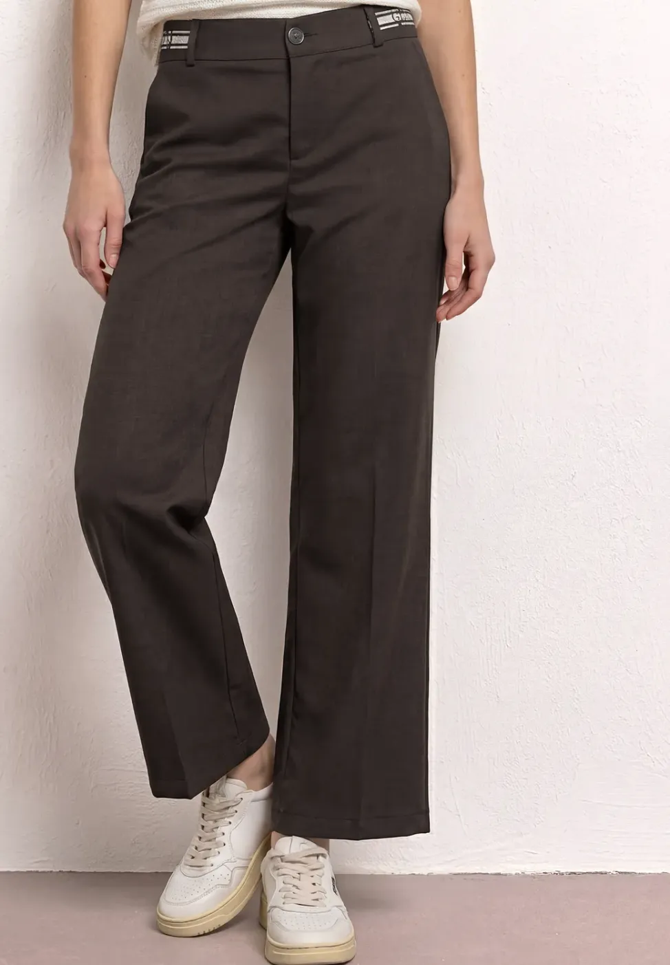 Straight Legs broek met riemdetails