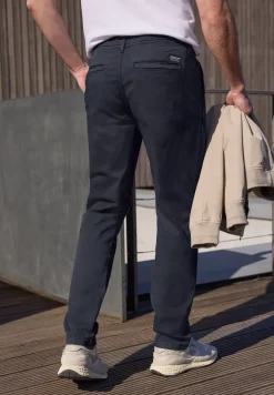 Straight Legs chino's in een lichtgewicht stof