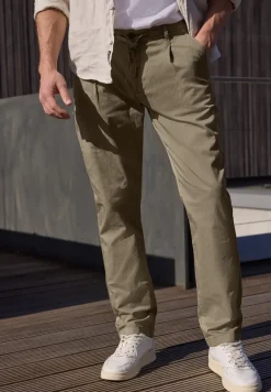 Straight Legs chino's in een lichtgewicht stof