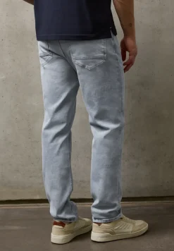 Straight Legs jeans