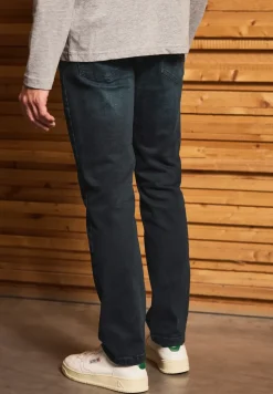 Straight Legs jeans