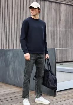 Straight Legs jeans