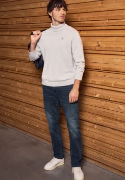 Straight Legs jeans