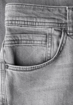 Straight Legs jeans