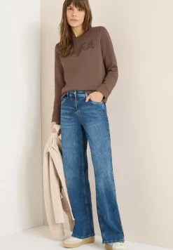 Sweater met borduursel