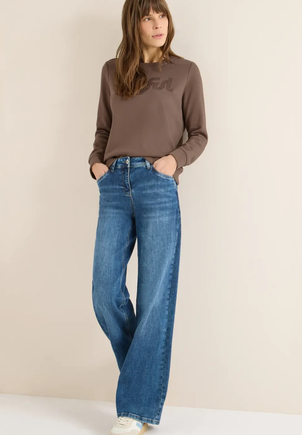 Sweater met borduursel