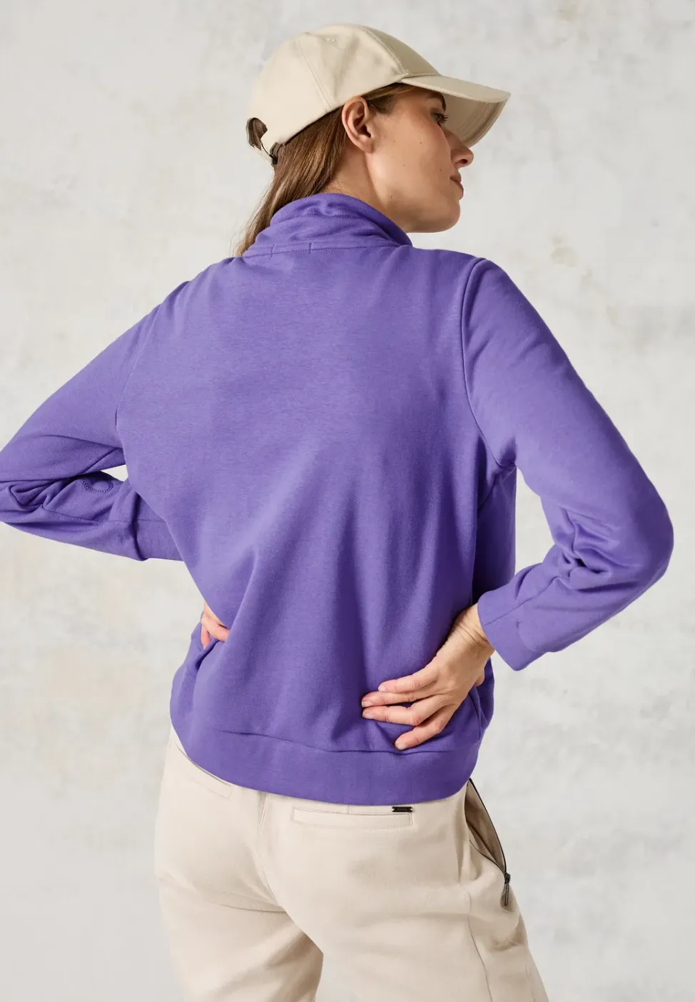 Sweater met borduursel