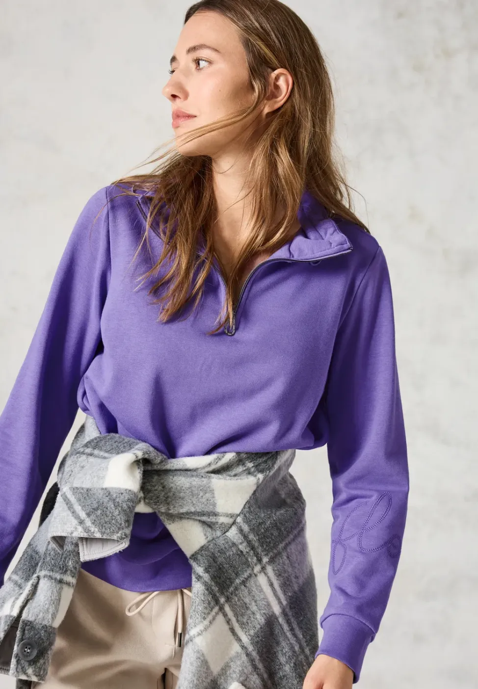 Sweater met borduursel