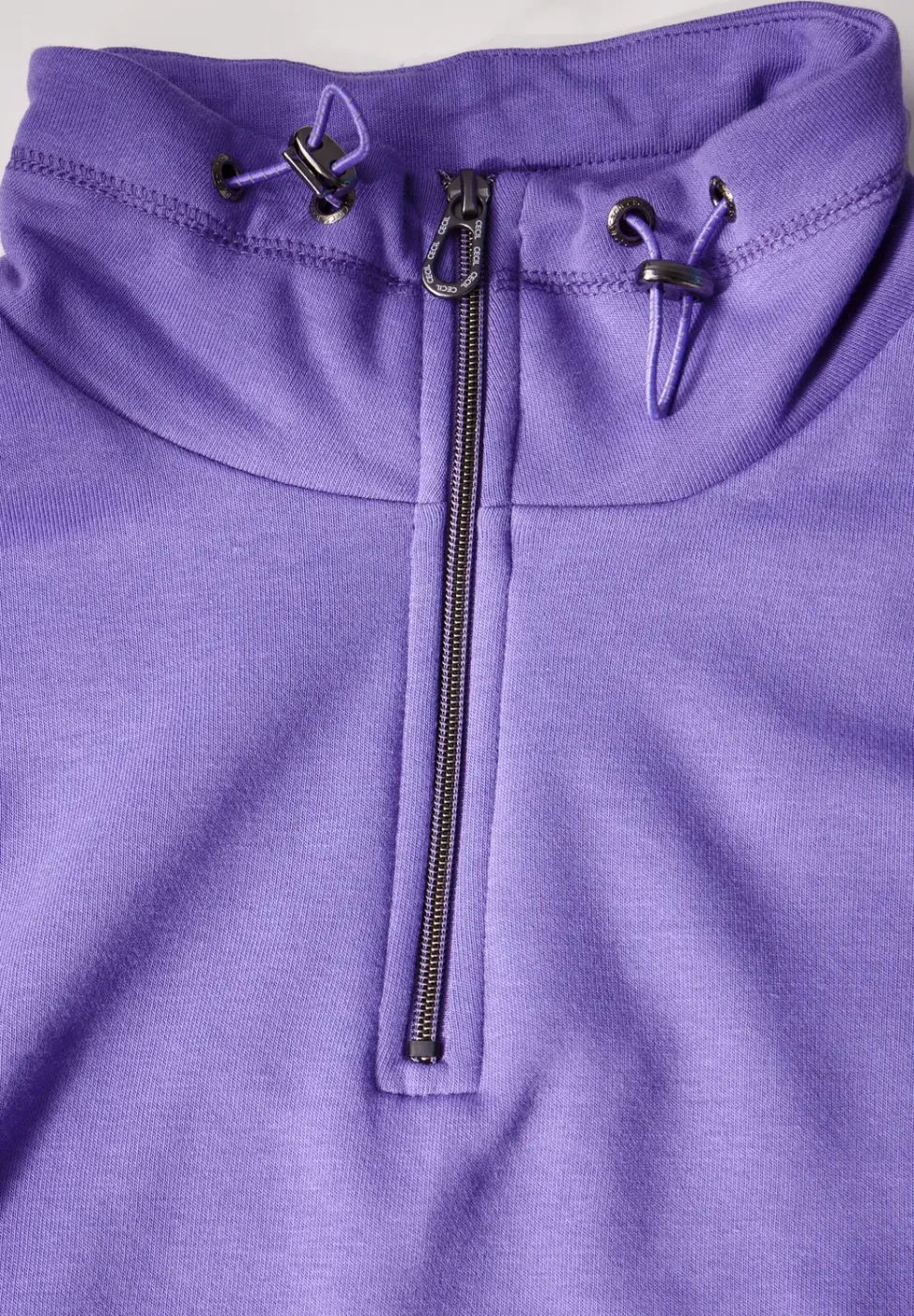 Sweater met borduursel