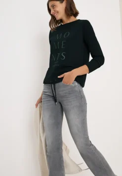 Sweater met borduursel