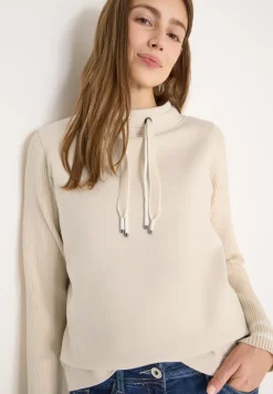 Sweater met gebreide mouwen