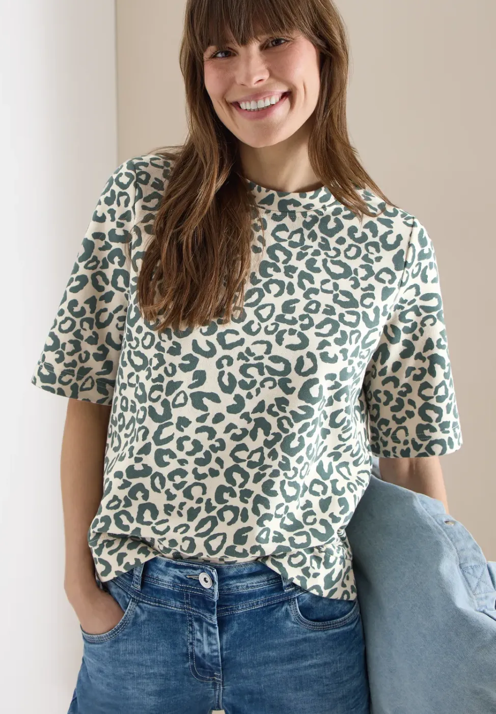 Sweater met korte mouwen en leoprint