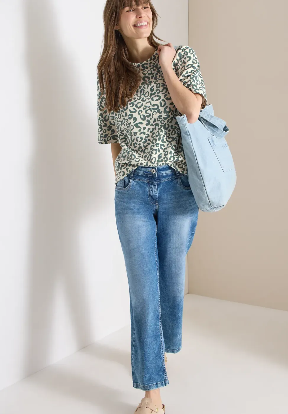 Sweater met korte mouwen en leoprint