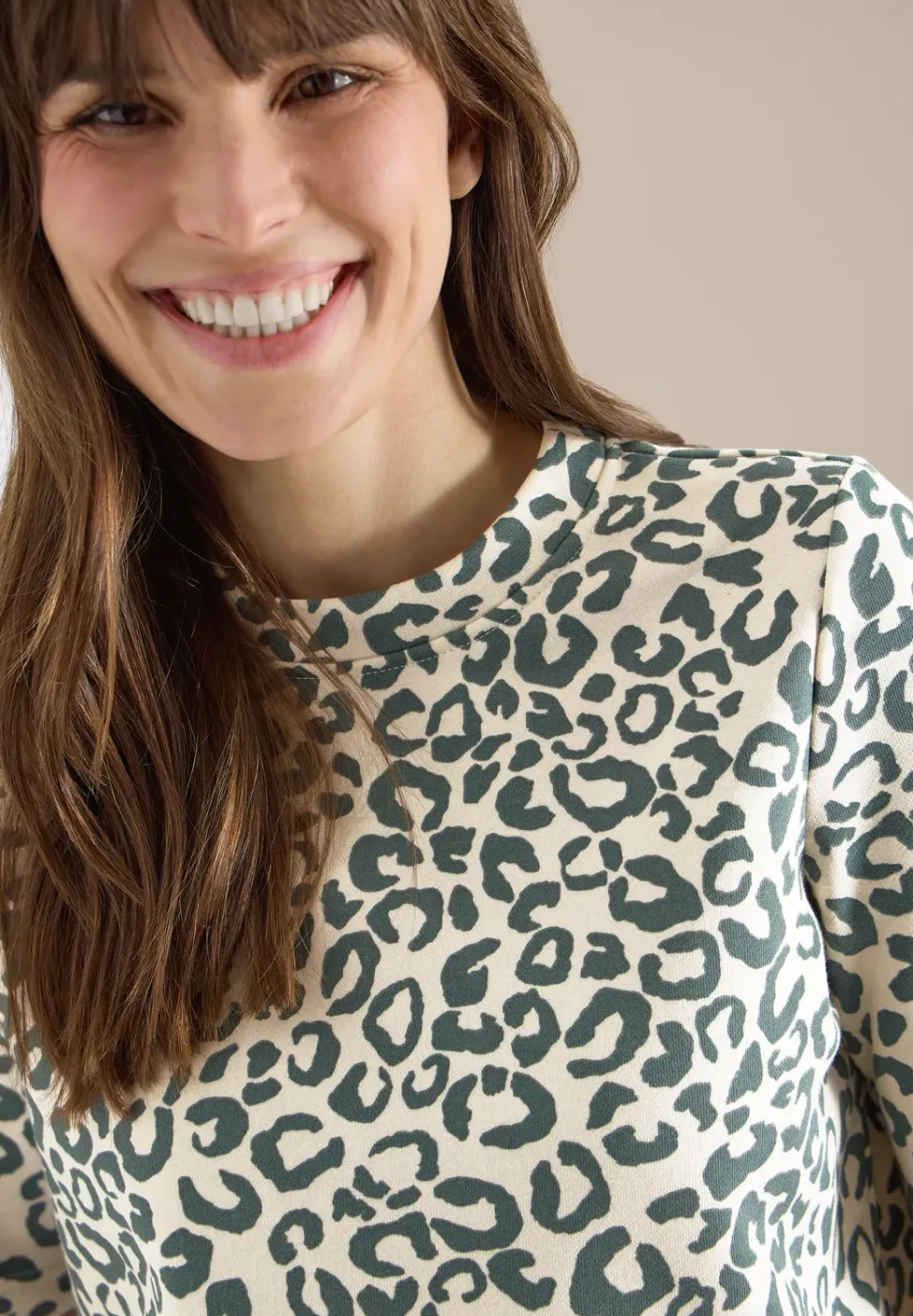 Sweater met korte mouwen en leoprint