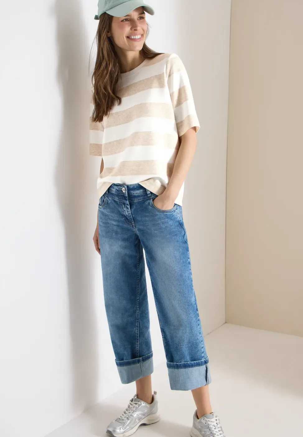 Sweater met korte mouwen en strepen