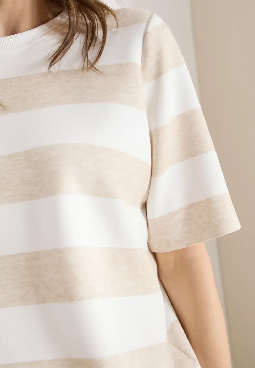 Sweater met korte mouwen en strepen