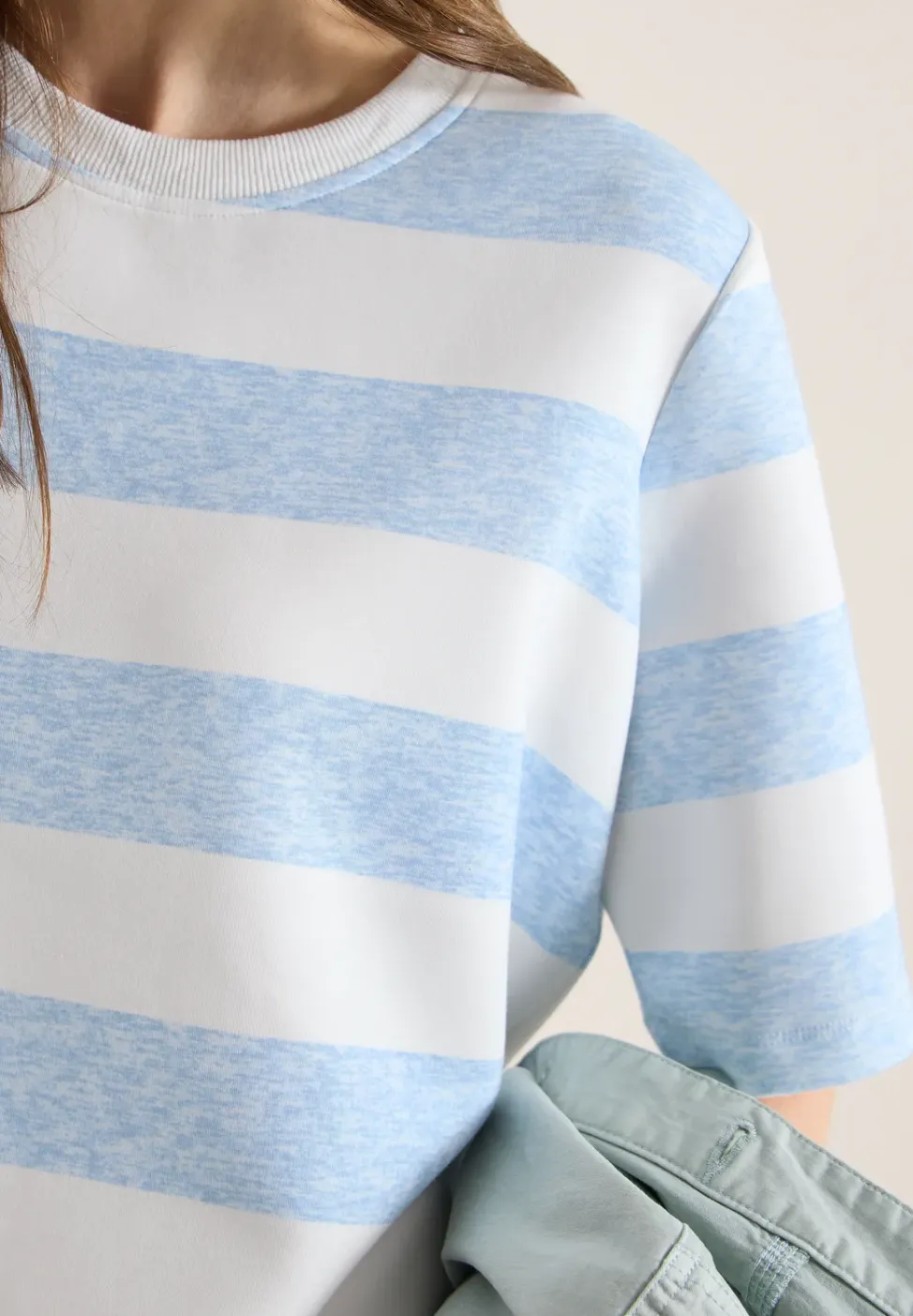 Sweater met korte mouwen en strepen