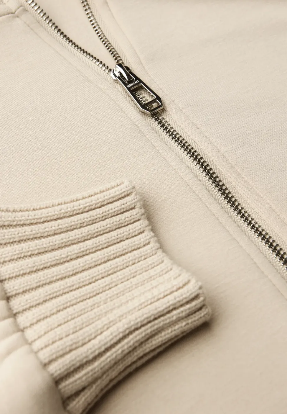 Sweatjack met gebreide details