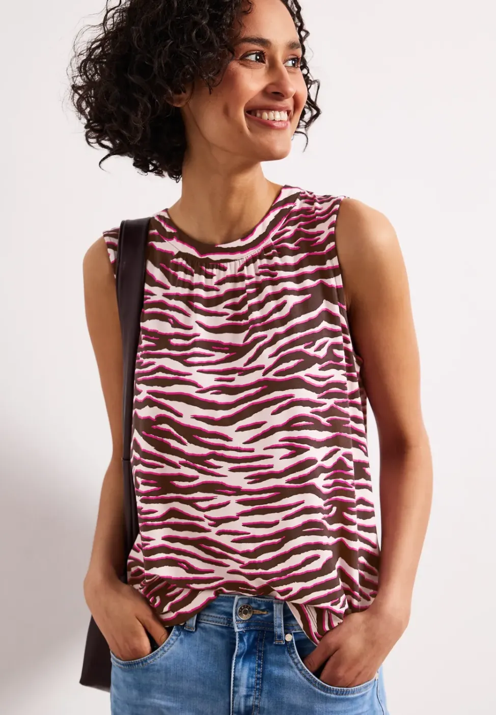 Top met ronde hals en zebraprint