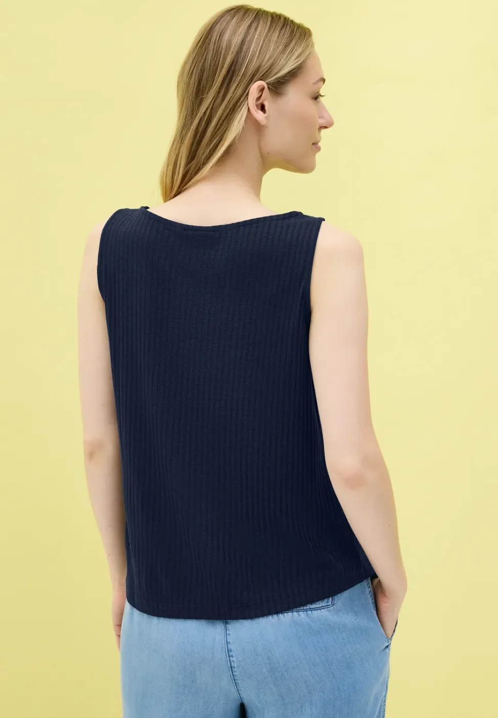 Top met geribbelde structuur