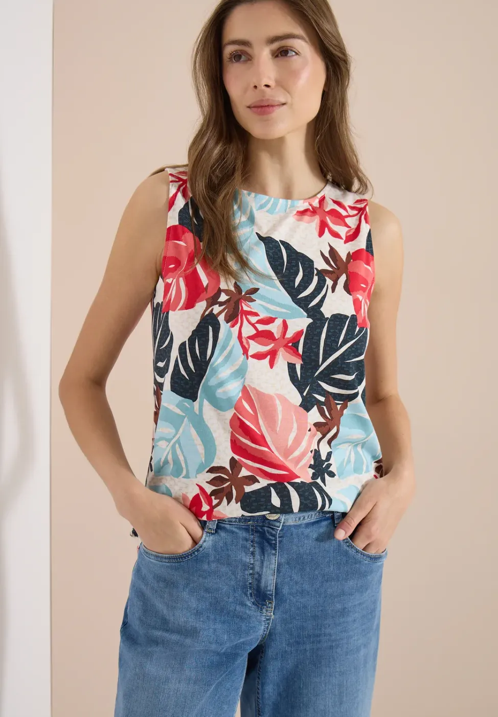 Top met ronde hals en bladprint