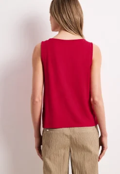 Top met ronde hals en schouderdetails