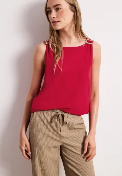 Top met ronde hals en schouderdetails