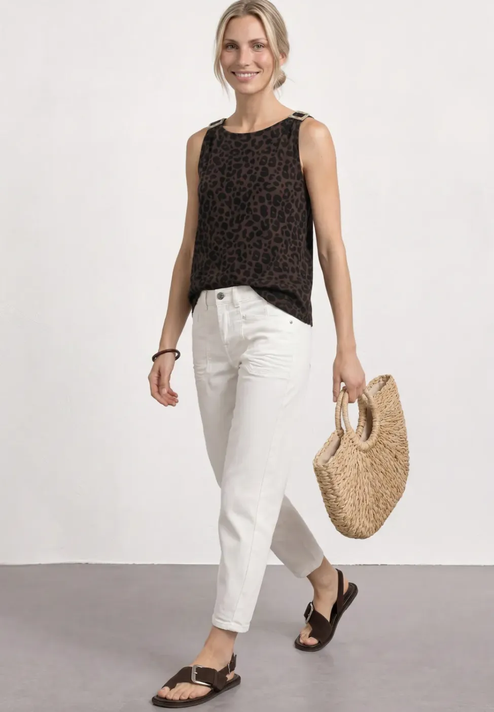 Top met ronde hals en schouderdetails