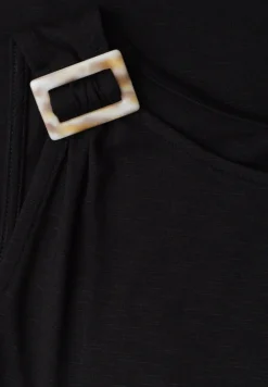 Top met ronde hals en schouderdetails