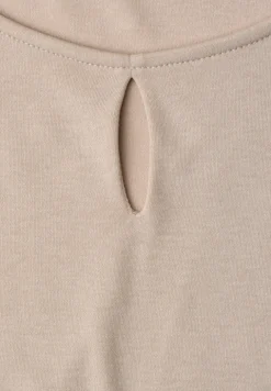 Top met ronde hals en uitgesneden detail