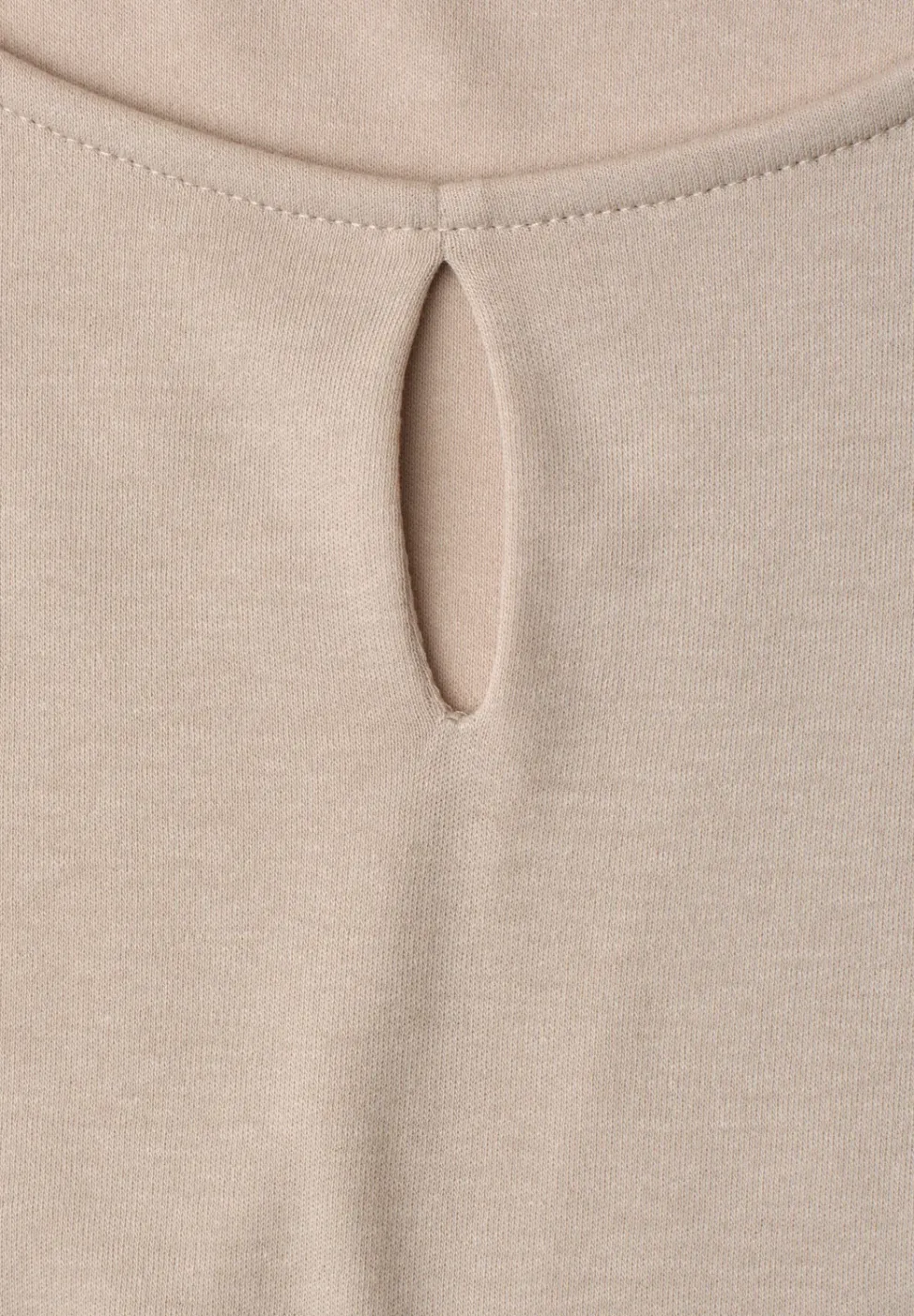 Top met ronde hals en uitgesneden detail