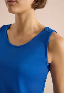 Top met ronde V-hals en gevlochten detail