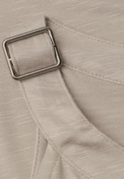 Top met V-hals en decoratief detail