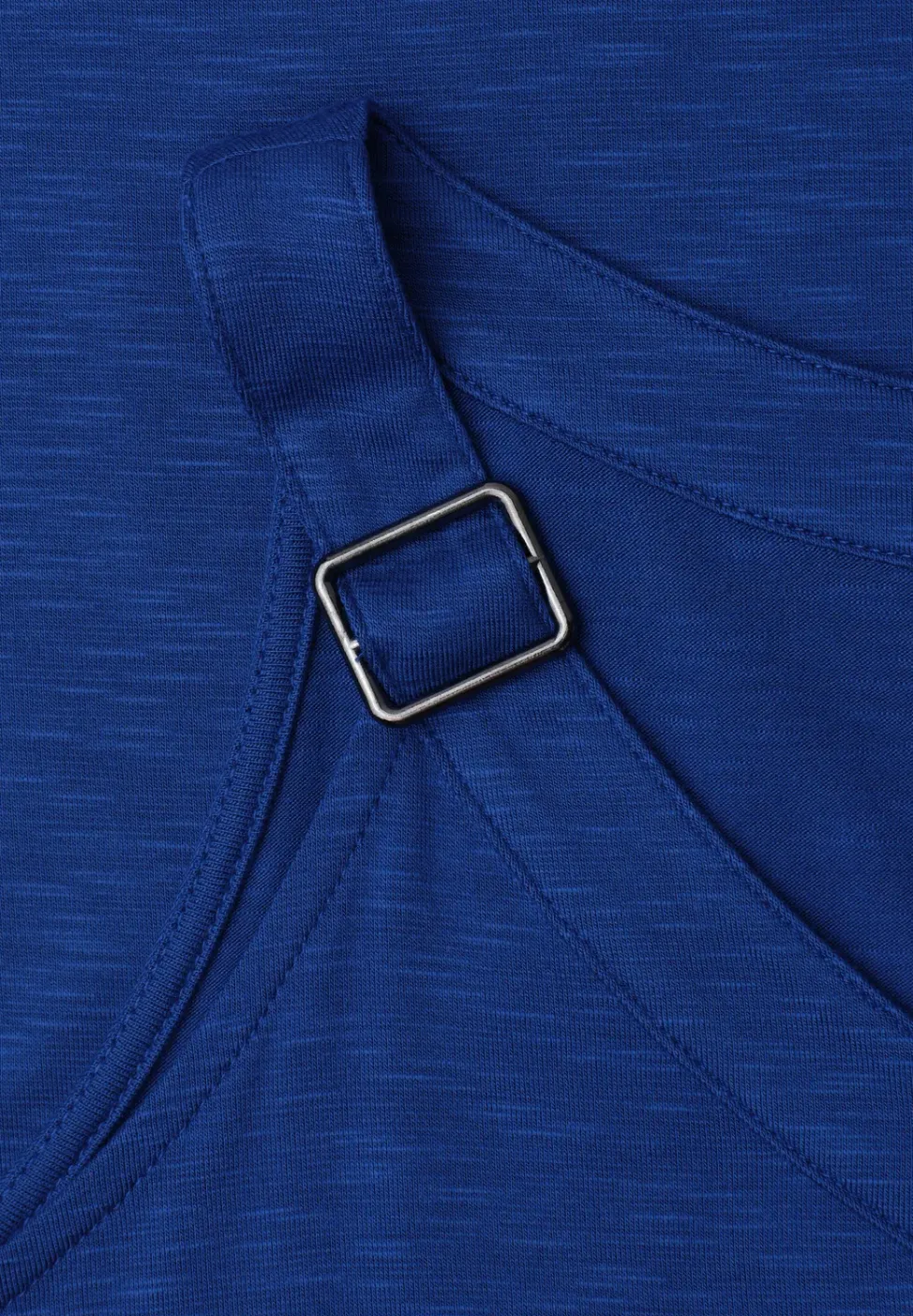 Top met V-hals en decoratief detail