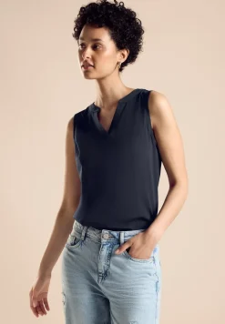 Travel blousetop