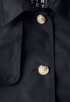 Trenchcoat