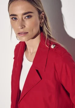 Trenchcoat met twee rijen knopen