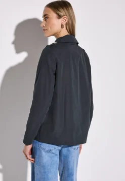 Trenchcoat met twee rijen knopen