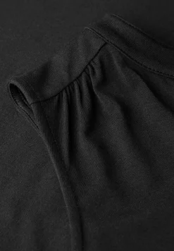 Tricot top met gespleten hals
