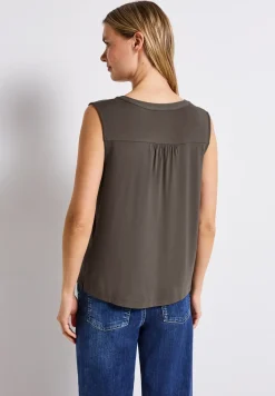 Tricot top met gespleten hals