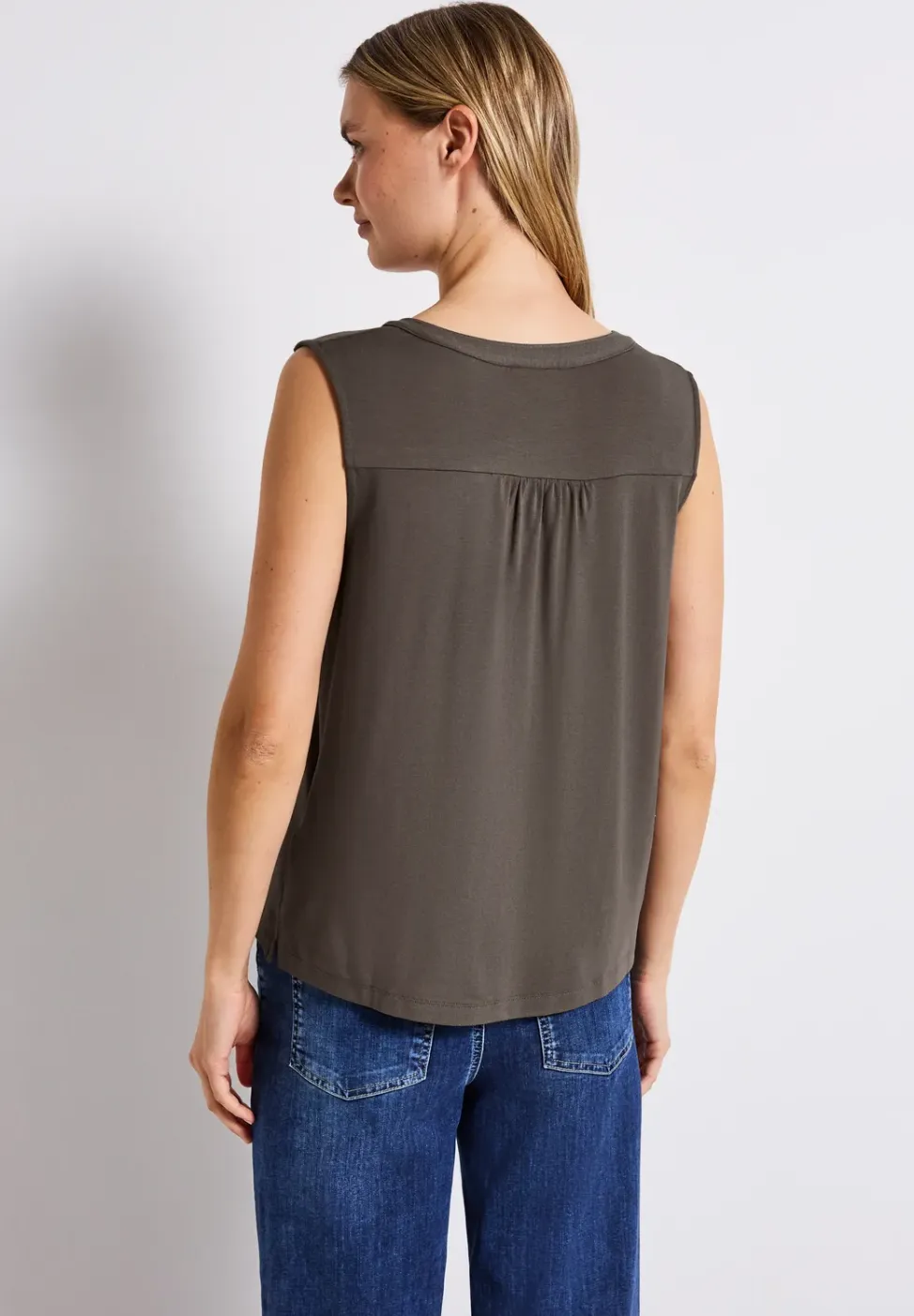 Tricot top met gespleten hals