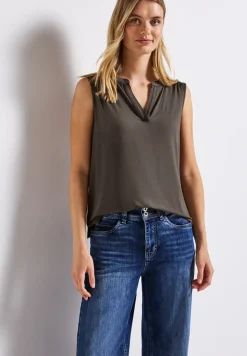 Tricot top met gespleten hals