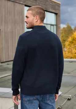 Trui met troyerkraag
