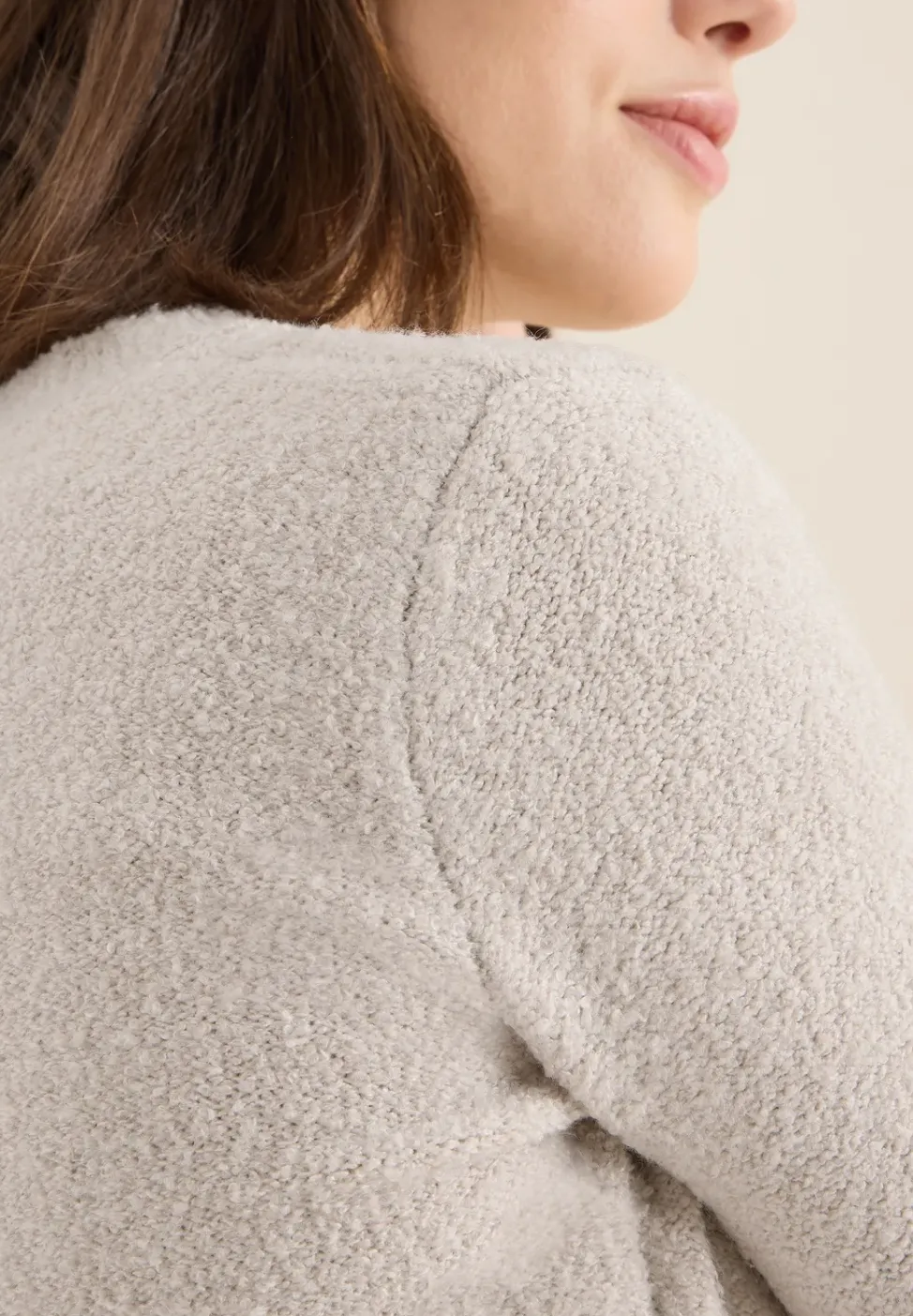 Trui met bouclé V-hals