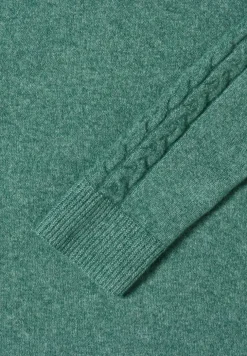Trui met gebreid detail