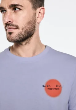 T-Shirt mit Chestprint