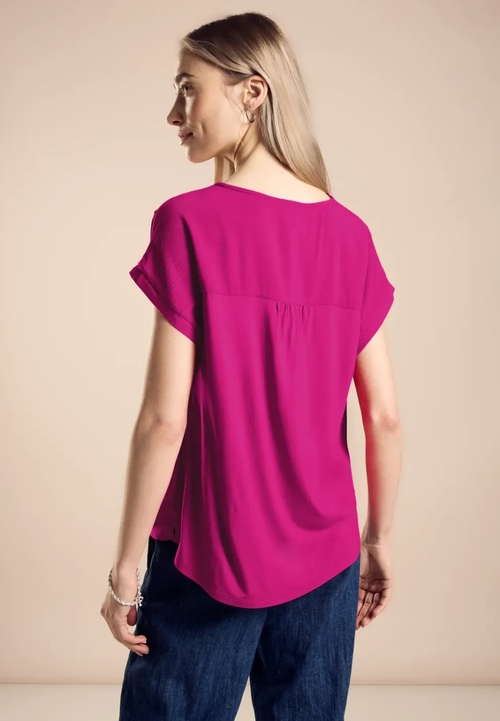 T-shirt van materiaalmix